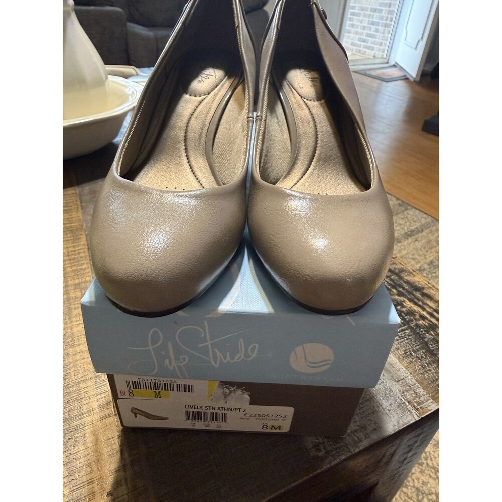Life Stride Lively Tender Taupe Leather Patent Pump Women’s Beige Tan Size 8M